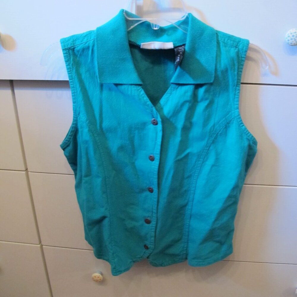 westport ltd Sleeveless button down collar vest type top.  Teal  Size Small